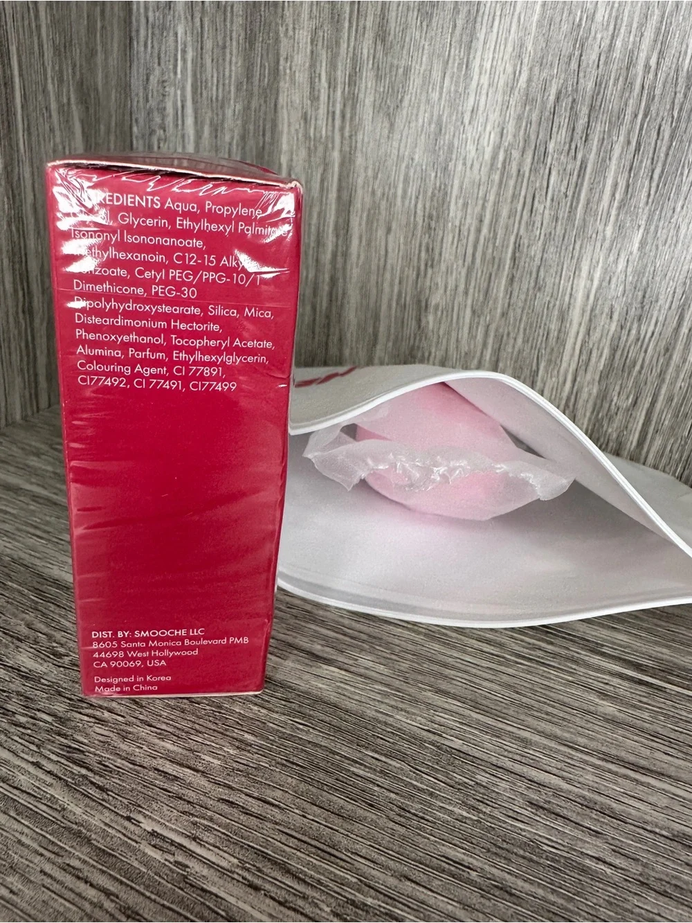 Smooche Color Changing Foundation with Pink Makeup Sponge & Bag Set